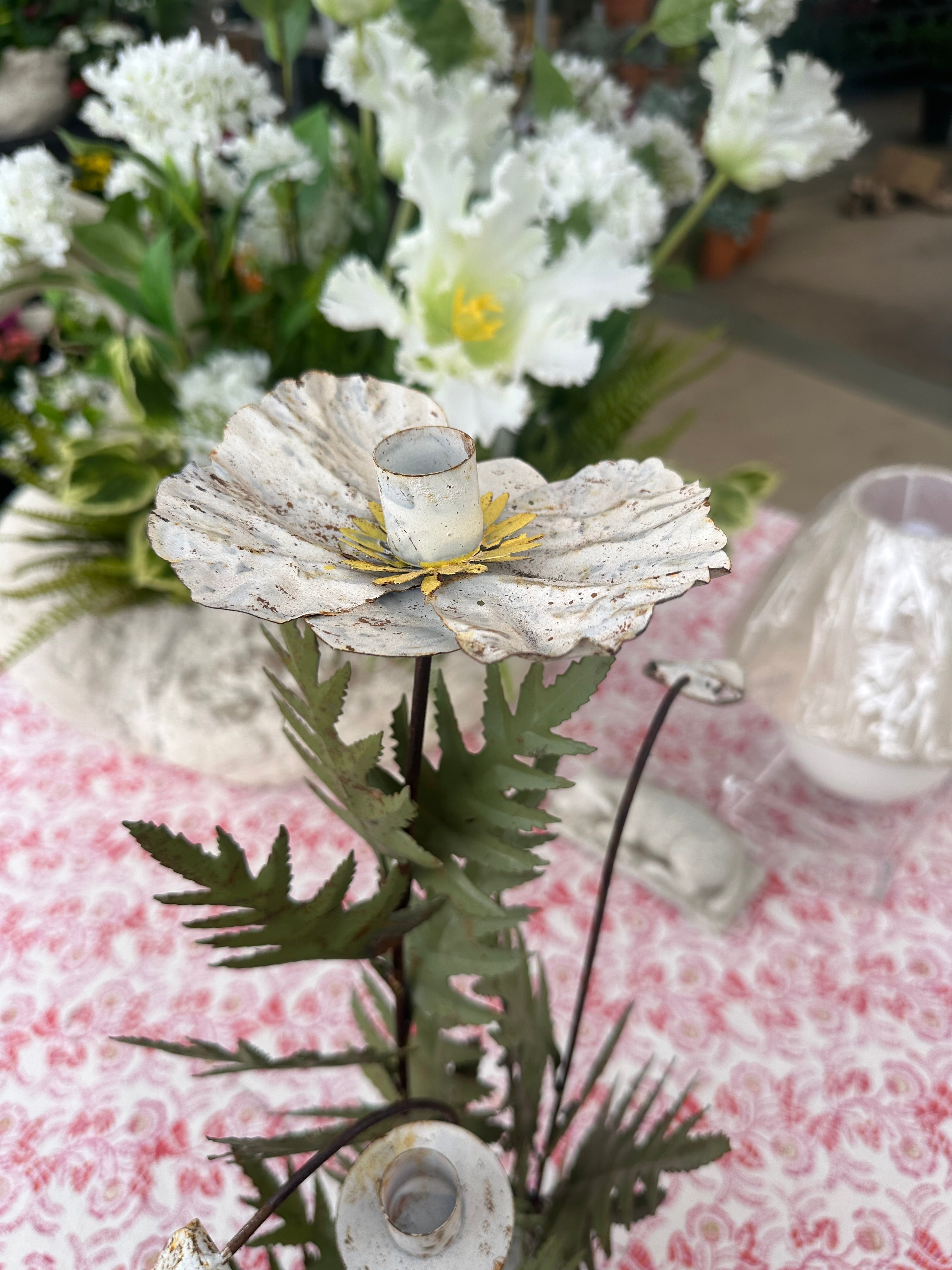 METAL FLORAL TAPER HOLDER