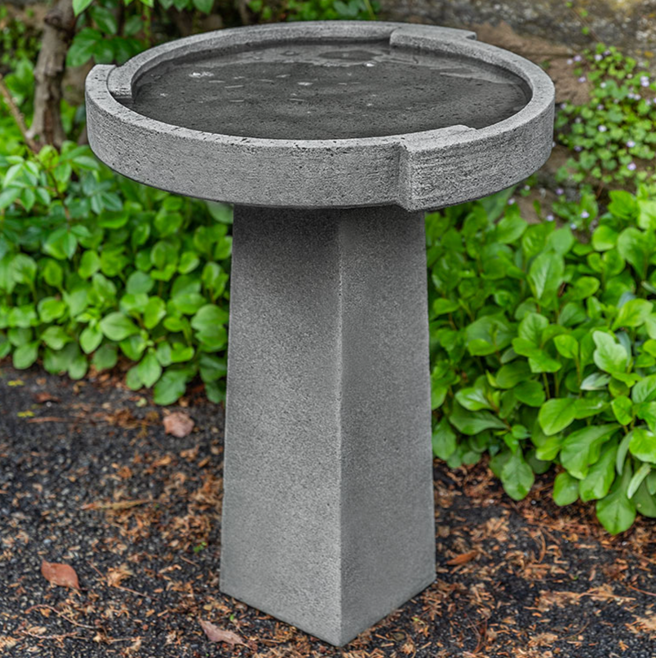 SMALL CONCEPT BIRDBATH