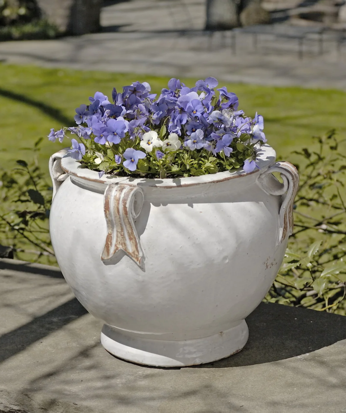 ROUND HANDLE PLANTER