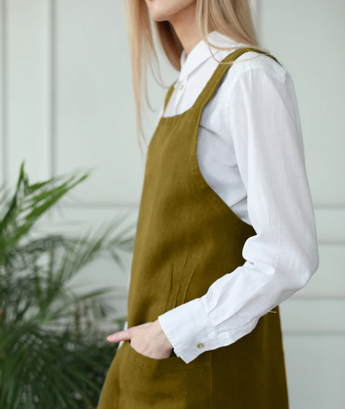OLIVE GREEN GARDEN APRON